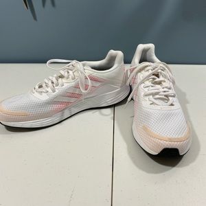 Adidas Light Motion womens size 11. Like new condition. Smoke/pet free home